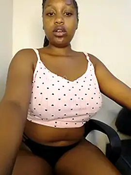 missgigglesx online show from June 12, 10:45 am
