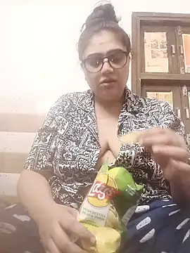 yourchahat27 online show from June 14, 3:19 am