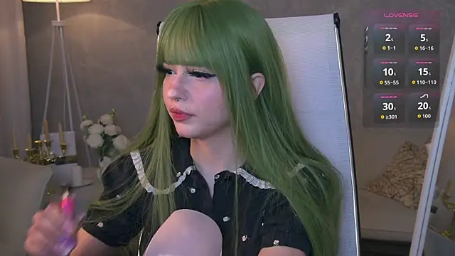 YunaLeaf online show from June 1, 10:00 pm