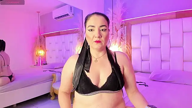 ValerieDark  online show from June 10, 5:17 am