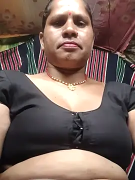 Hot rie92 online show from July 4, 1:29 pm