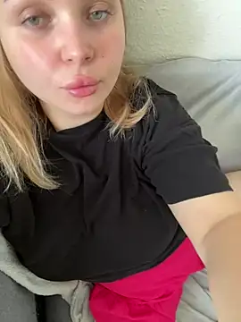 kira235 online show from August 1, 2:08 pm