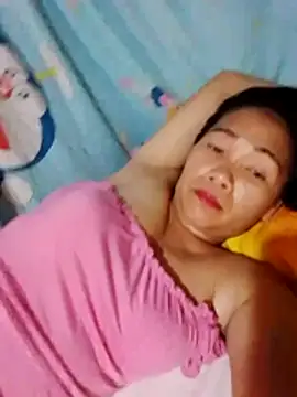 hotmom lyn online show from August 3, 5:18 pm