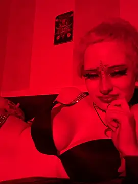 whimsicallylusty online show from May 29, 2:31 am
