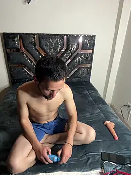 Yizz 20 online show from May 26, 4:23 am