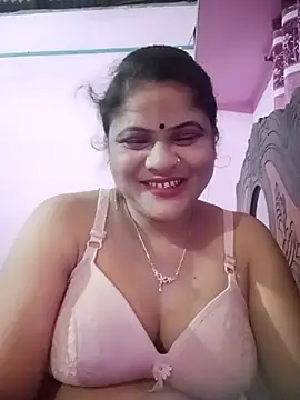Maya Vabi online show from June 14, 9:15 pm