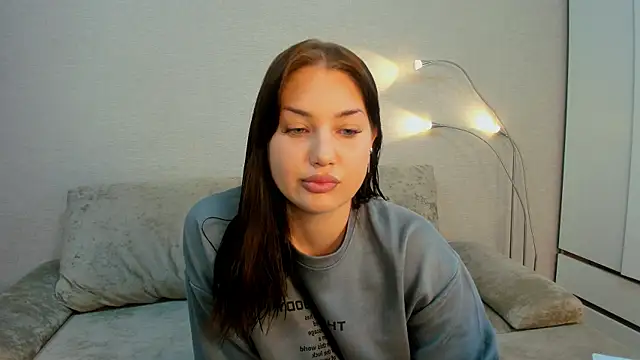 AliciaCollinss online show from June 6, 3:40 pm