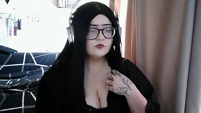 Moon Lady122 online show from May 28, 6:22 am
