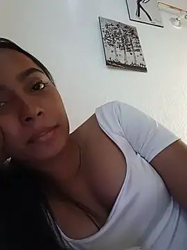 xcleila online show from June 12, 7:55 pm