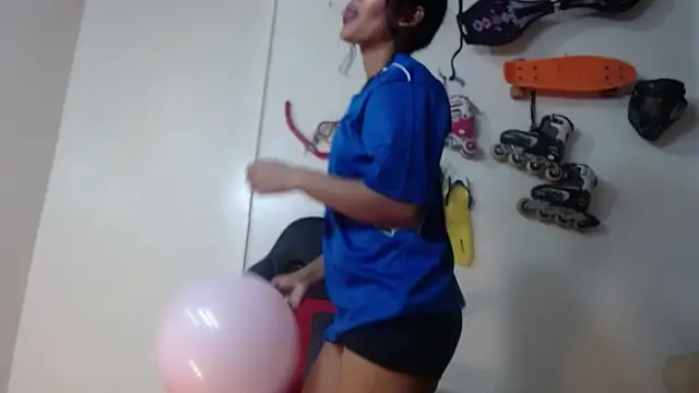  QueenMarilyn online show from June 24, 7:35 pm