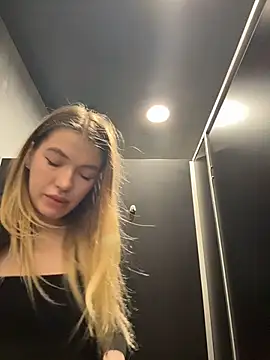 Dreamy Mia online show from June 7, 3:19 pm
