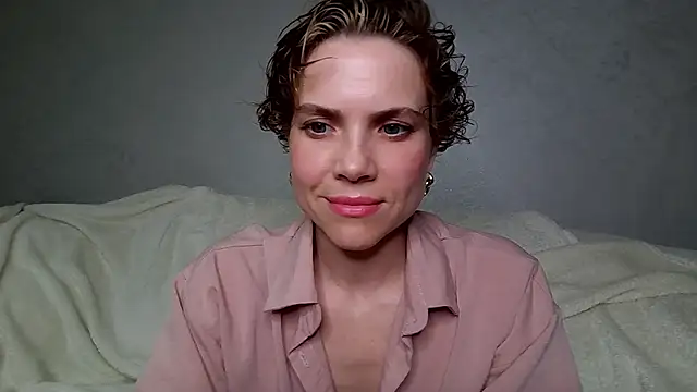 NatalieMoses online show from June 15, 7:03 pm