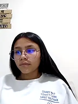 Sofielovee-01 online show from June 10, 1:16 am
