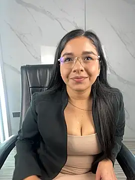 ValentinaLuciana online show from June 4, 2:43 pm