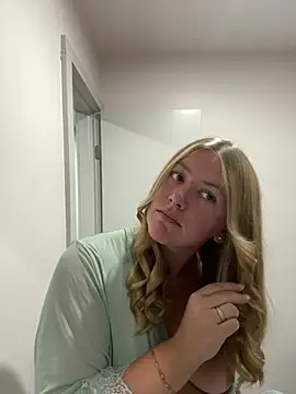allyanalangell online show from July 30, 8:31 pm