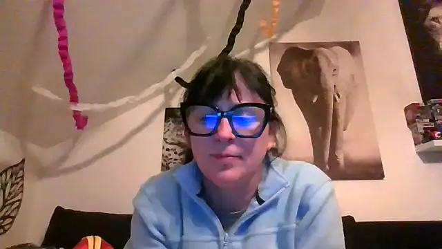 sexujuly88 online show from April 23, 9:28 pm