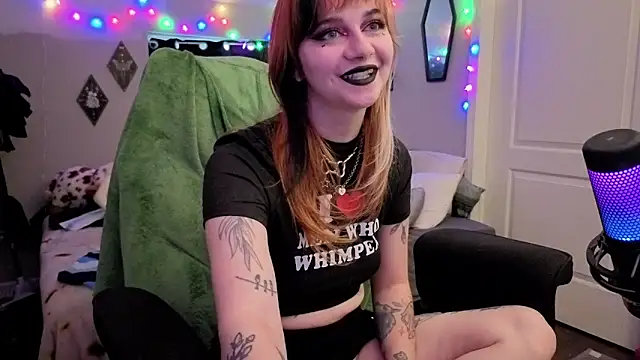 inarafoxxx  online show from June 17, 12:45 am