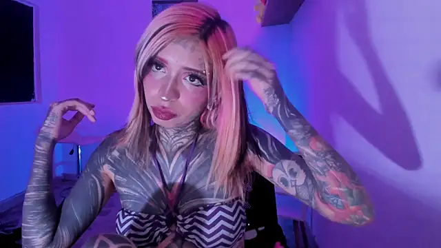 Nickidoll66  online show from July 27, 3:47 am