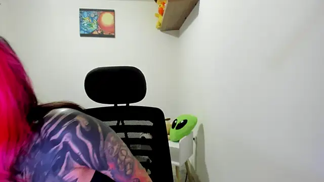 Nickidoll66  online show from June 21, 11:36 am