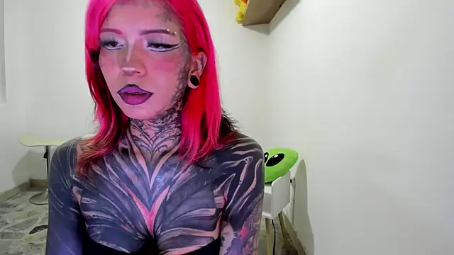 Nickidoll66  online show from June 22, 11:35 pm