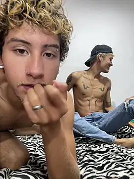 Dittoandpayton online show from June 8, 2:01 am