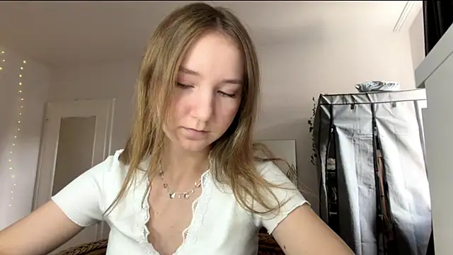smalllisa online show from July 19, 4:53 pm