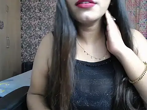Goddess Ruhii online show from June 19, 7:06 pm