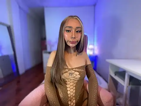 Sugar holly69 online show from June 7, 6:59 pm