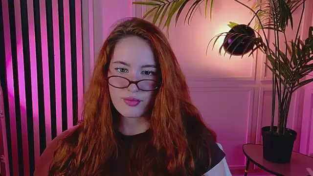 ChloeAster online show from June 28, 10:05 pm
