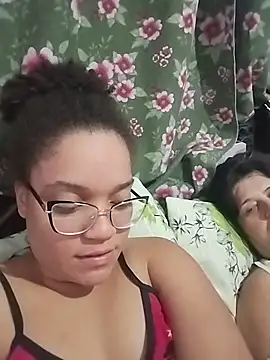Esquetadinhas online show from June 30, 1:38 am