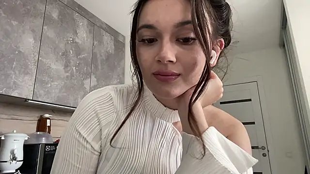 Emmalynx online show from July 1, 11:10 am