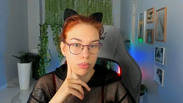 SeraphineDuskryn online show from June 25, 8:08 am