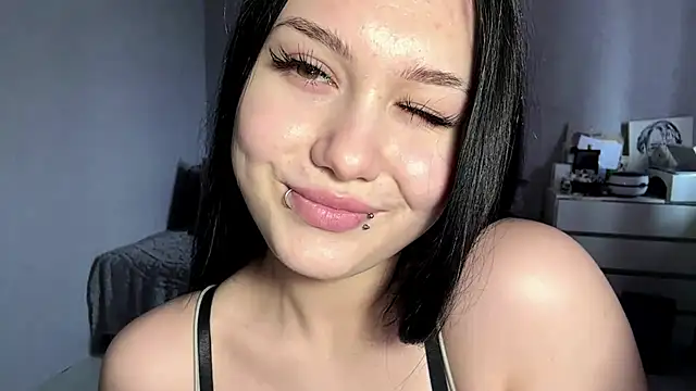 MikasaCute online show from July 13, 6:36 am