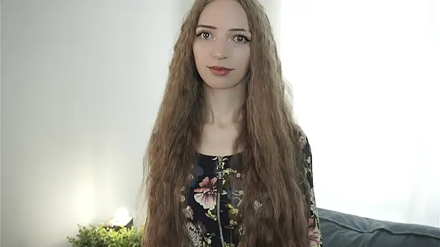 DeliaHoude online show from June 15, 10:59 am