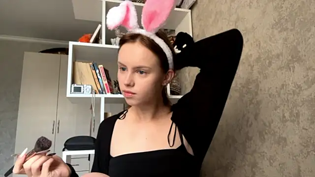 Mollybeans online show from July 13, 2:29 pm