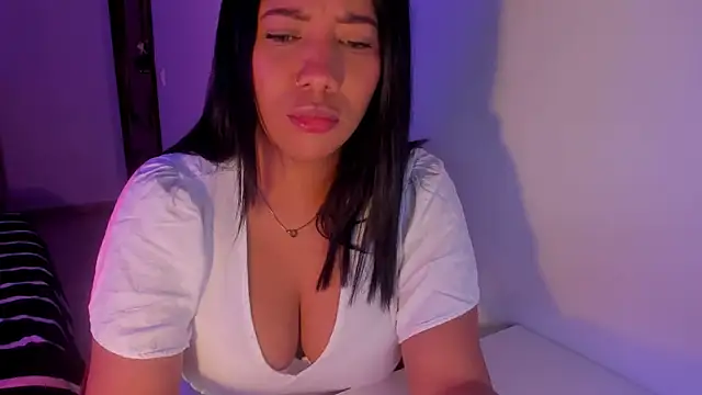 NicolePasqualott online show from April 22, 7:11 pm