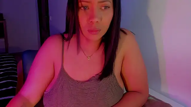 NicolePasqualott online show from April 25, 6:05 pm