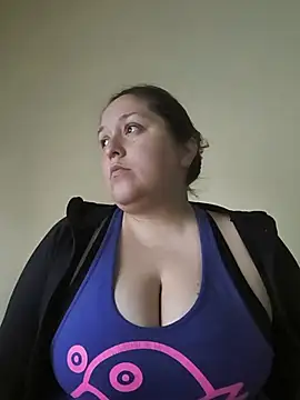 solcurvytriplxx online show from June 26, 8:21 pm