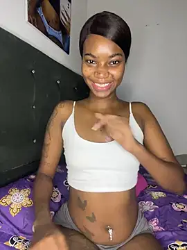 ShakiraThompss18 online show from August 7, 11:17 am