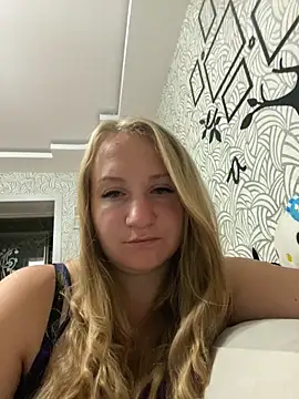 Emilia ki online show from June 18, 8:14 pm