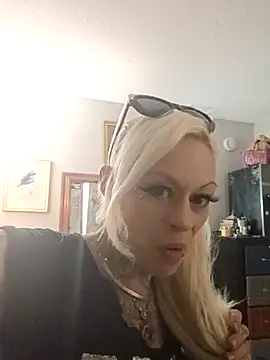 in my bunny online show from June 23, 7:12 pm