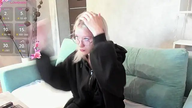 Nika-Smith online show from August 9, 9:24 am