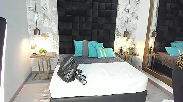 CharlotteG  online show from July 31, 8:32 pm