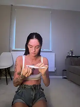 Emilysunrisex online show from June 30, 8:08 pm
