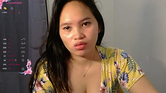 Fhwilloughbyxx online show from July 4, 12:12 pm