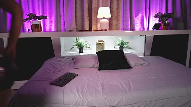 Alittlepieceofheaven online show from July 14, 12:43 pm