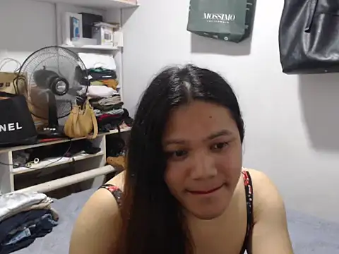 liebewendy2025 online show from June 22, 12:48 am