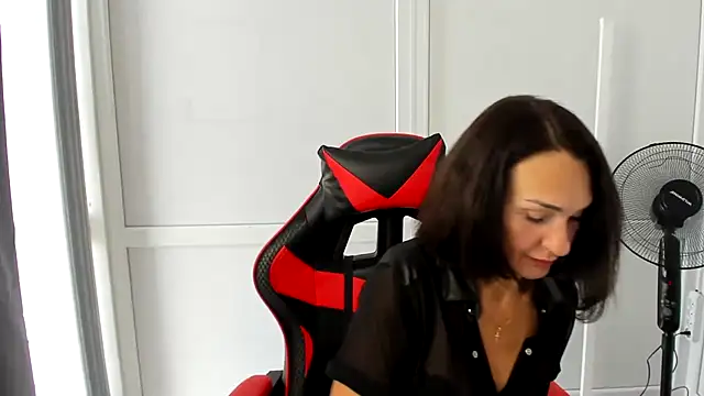 OliviaKateee online show from June 27, 9:32 am
