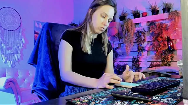 ErinWise online show from June 30, 8:36 am