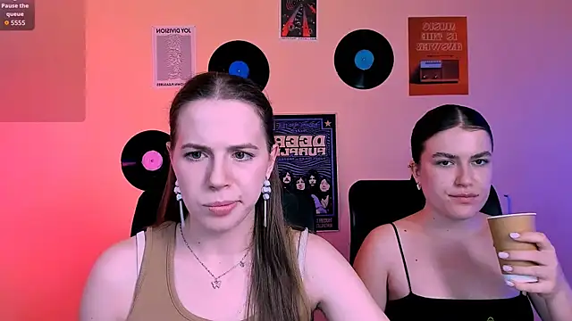 emma dark   online show from June 25, 1:35 pm